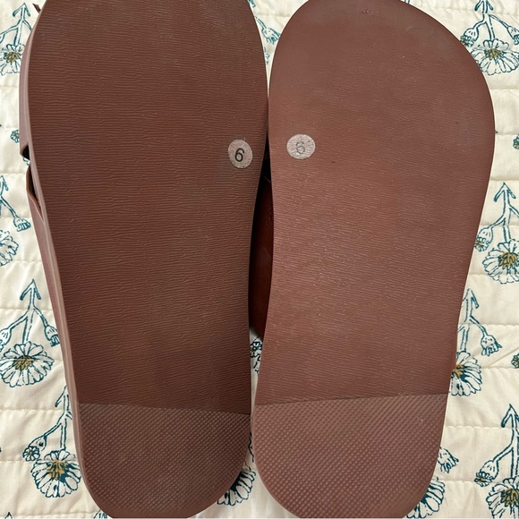 Kelsi Dagger Sailor Peanut Slide Sandals - Picture 10 of 10